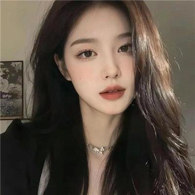 穿条纹衣的男孩